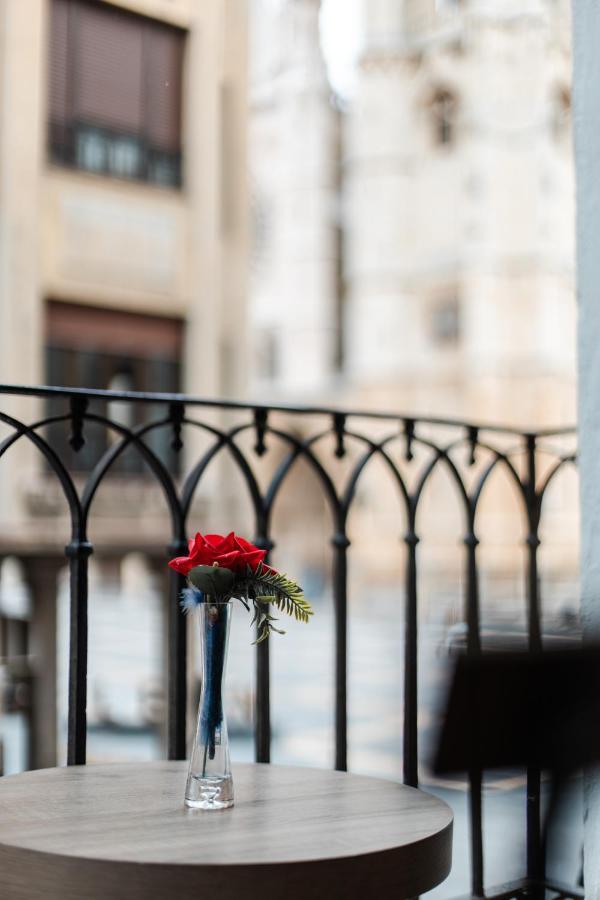 Albany Ancha Hotel Leon Exterior photo A rose left on the balcony of the hotel room where Kennedy was found dead
