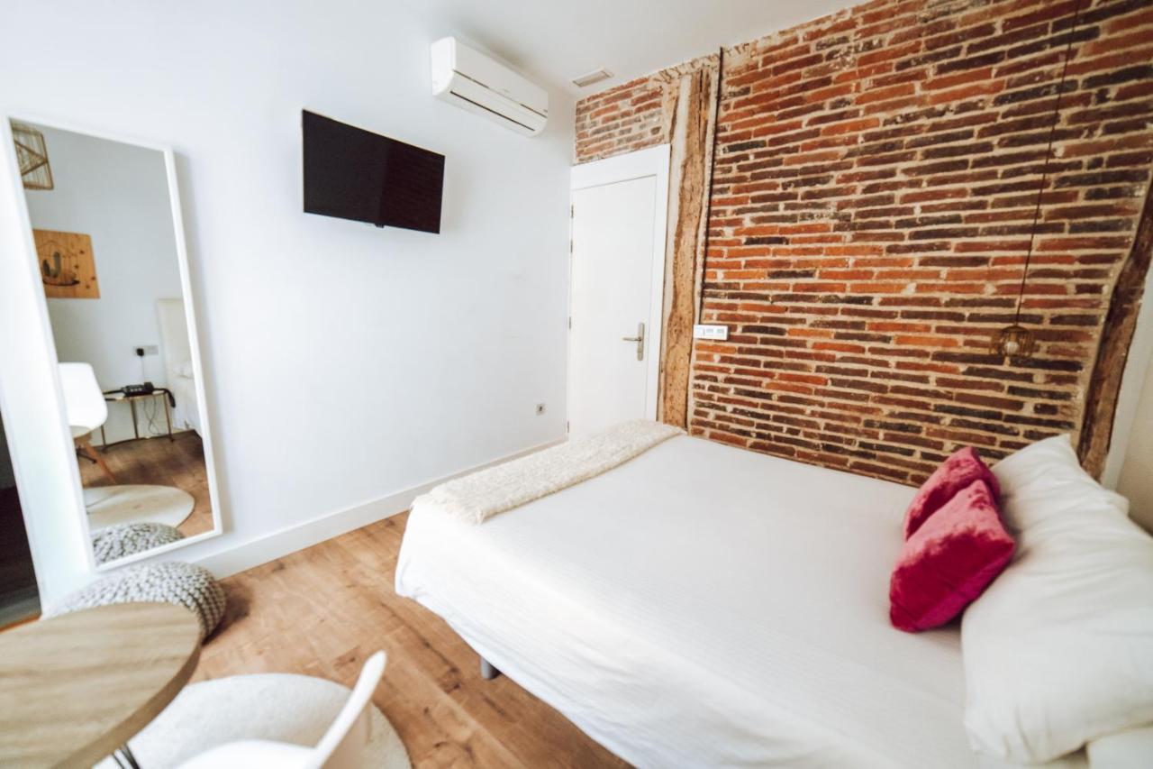 Albany Ancha Hotel Leon Exterior photo A room at the hotel